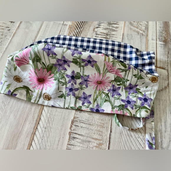County Chic Floral Scrub Cap - Picture 6 of 6